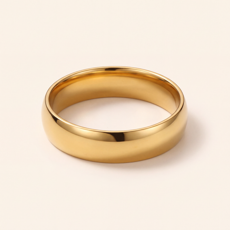 Noor Essential Ring, 18K gold, lying flat
